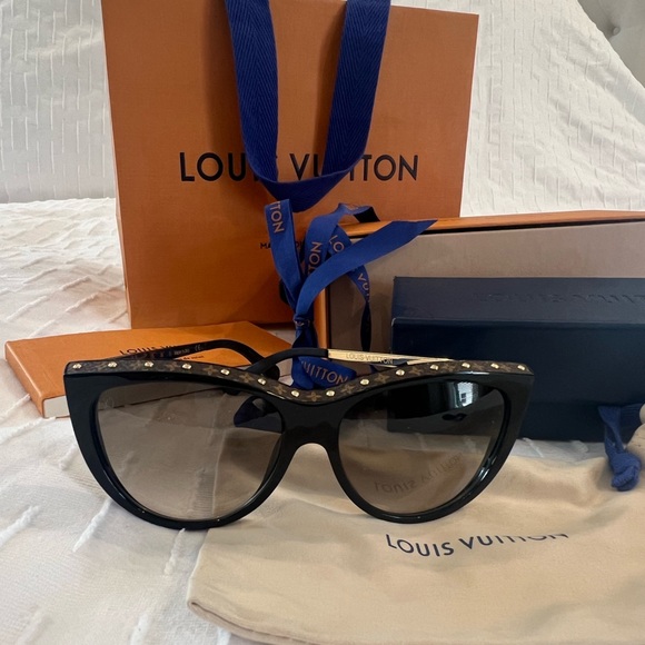 LOUIS VUITTON La Boum Canvas Sunglasses - Picture 1 of 11